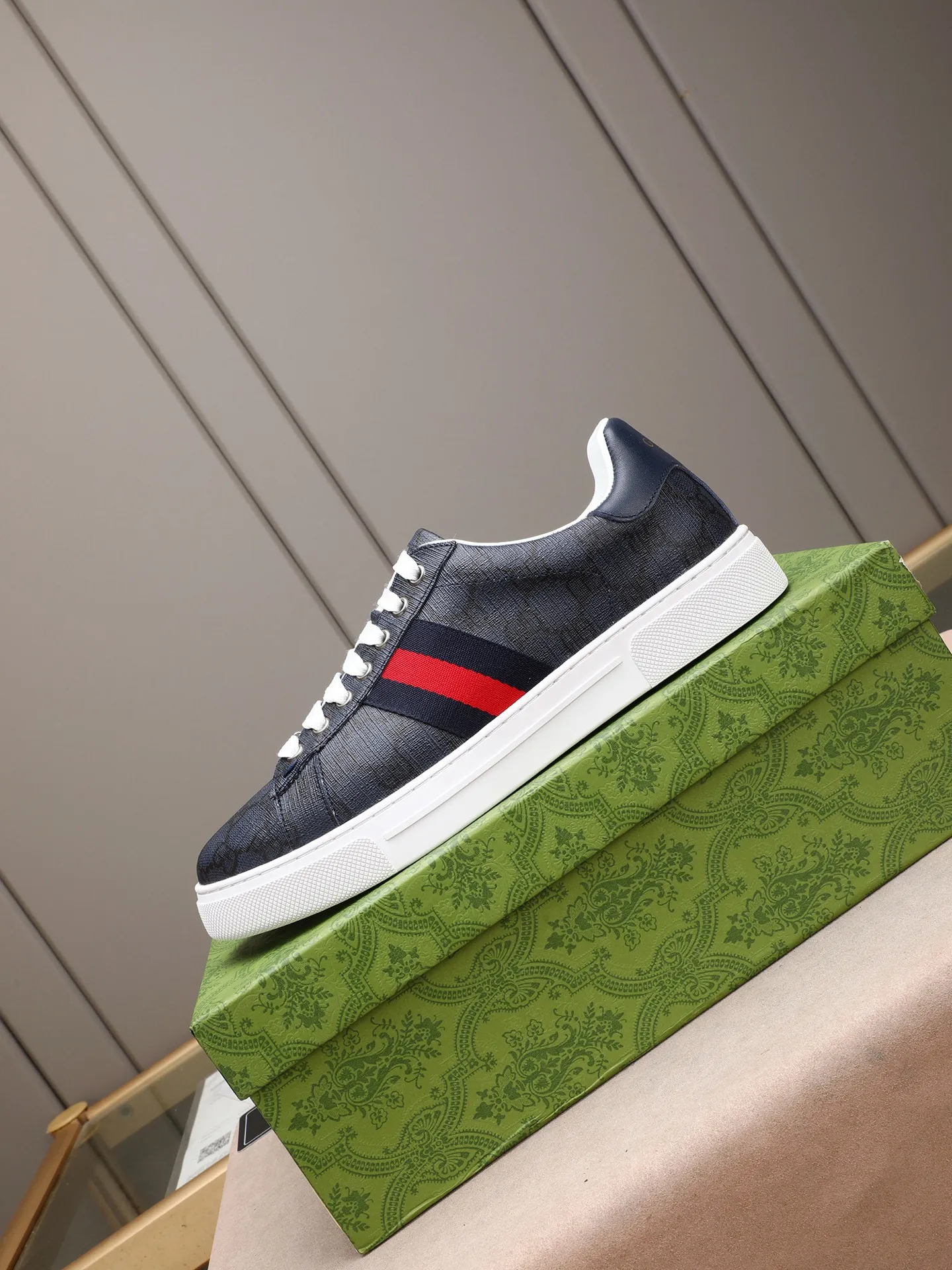 Men's shoes 💰400 [running volume version] GUGGI white shoe series! The fabric is made of imported cowhide➕Gucci special material➕sheep lining➕original rubber outsole, men's size 38-44 (45 can be customized)